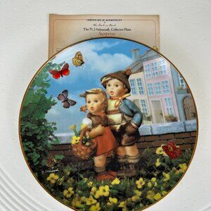 Hummel plate "Surprise" with the certificate of authenticity.